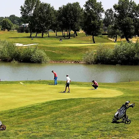 Villa Golf Villas *
