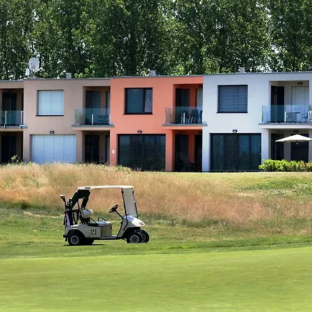 Golf Villas *
